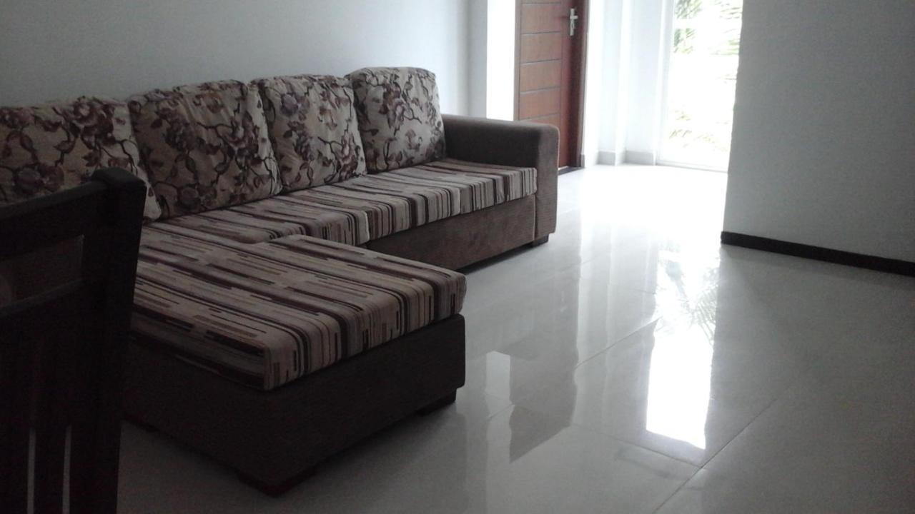 Apartment Near Colombo Airport Катунаяка Экстерьер фото